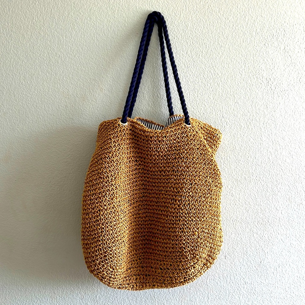 📦 large beach tote EUC
